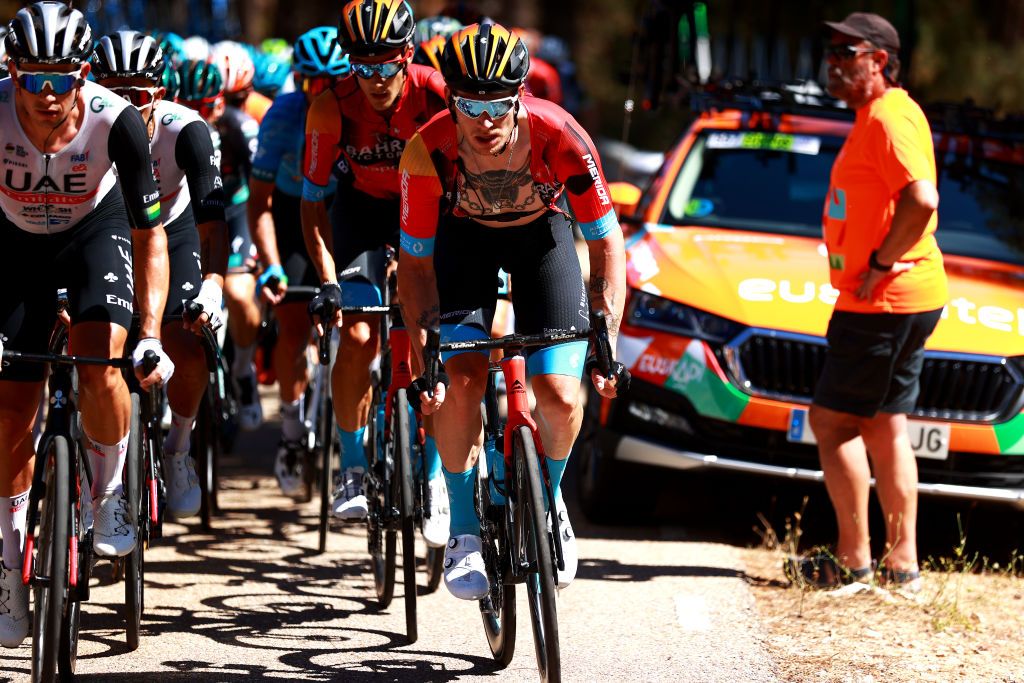 UAE Team Emirates and Bahrain Victorious massing at the front