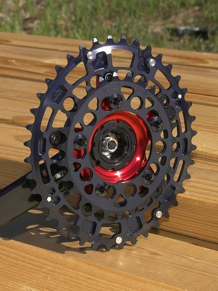 The 74/110mm five-arm BCD spider allows for a wide range of gearing options.