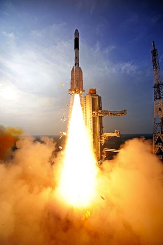 GSLV-D5 Lifts Off with GSAT-14 Satellite