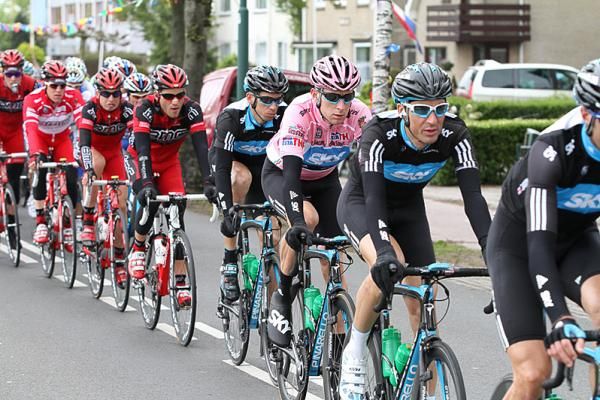 Bradley Wiggins' Sky teammates worked hard to keep him in the lead.