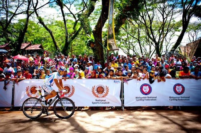 Sohrabi Mehdi (Tabriz Petrochemical Team) heads to sign in at Le Tour de Langkawi