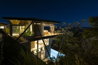 Makai Villas in Costa Rica by Studio Saxe