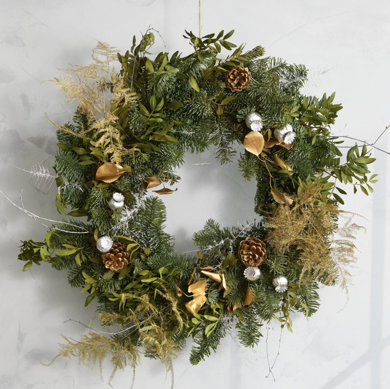 Christmas Wreaths: 8 Festive Picks (and Ideas) 