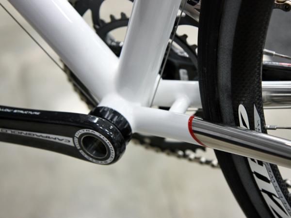 Serotta uses a standard threaded bottom bracket on its special anniversary frame.