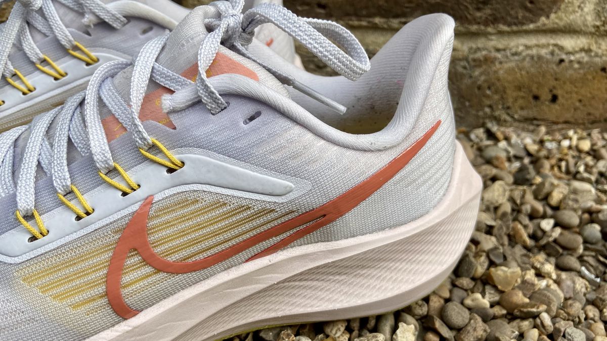 adidas boston 9 vs nike pegasus 37