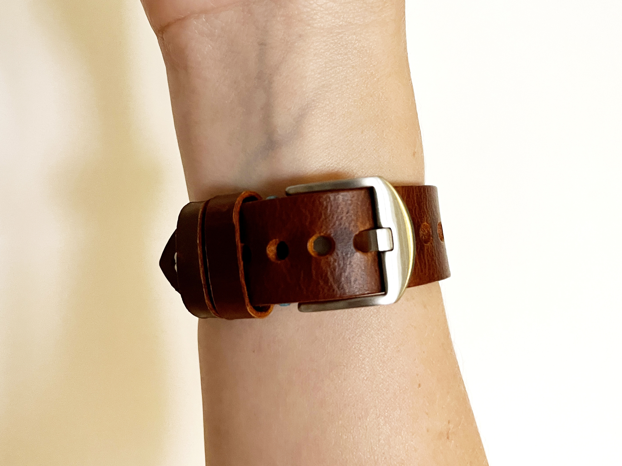 Leather Apple Watch Band review Where craftsmanship meets