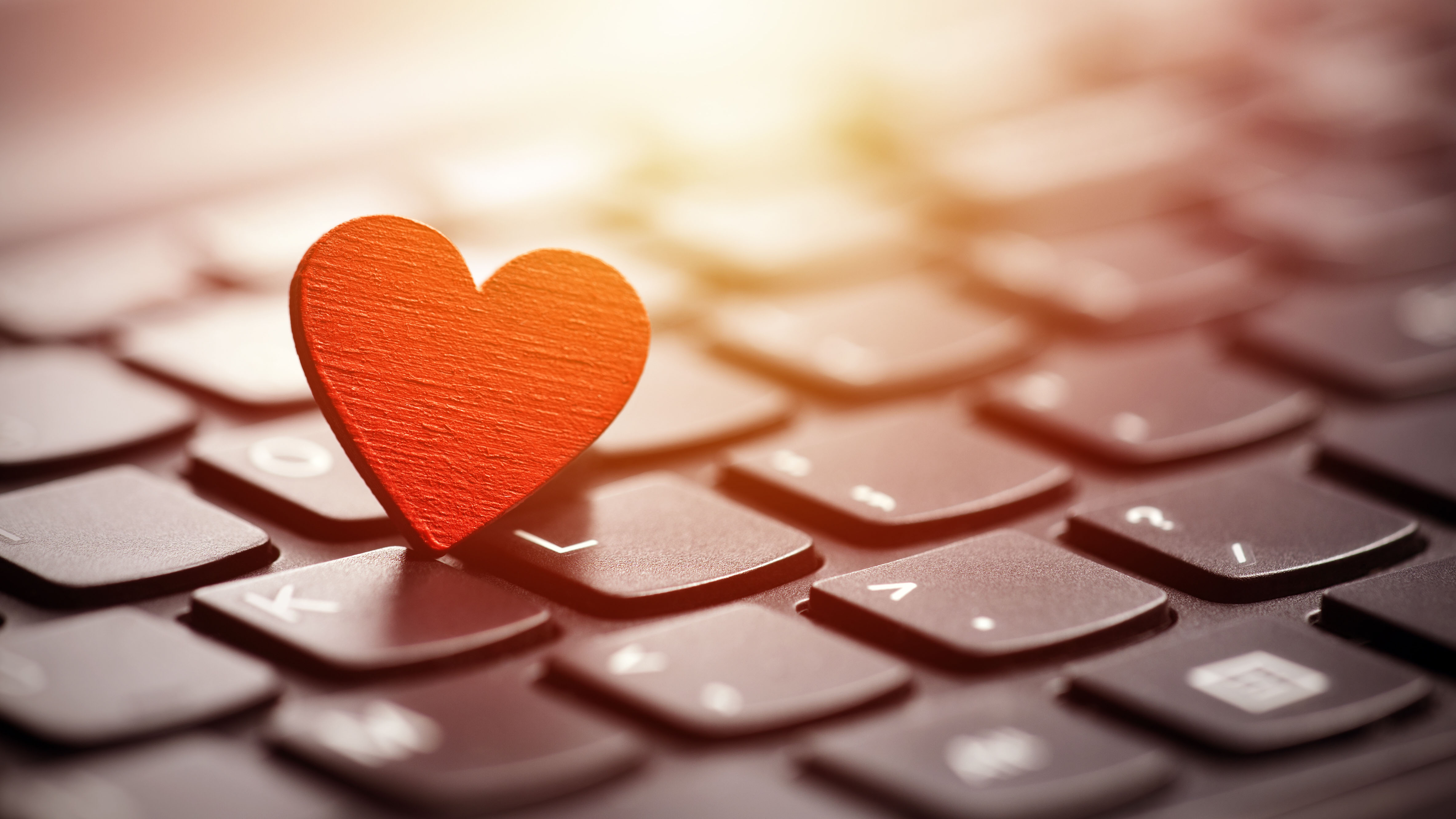 here-s-how-to-stay-safe-online-dating-top-ten-reviews