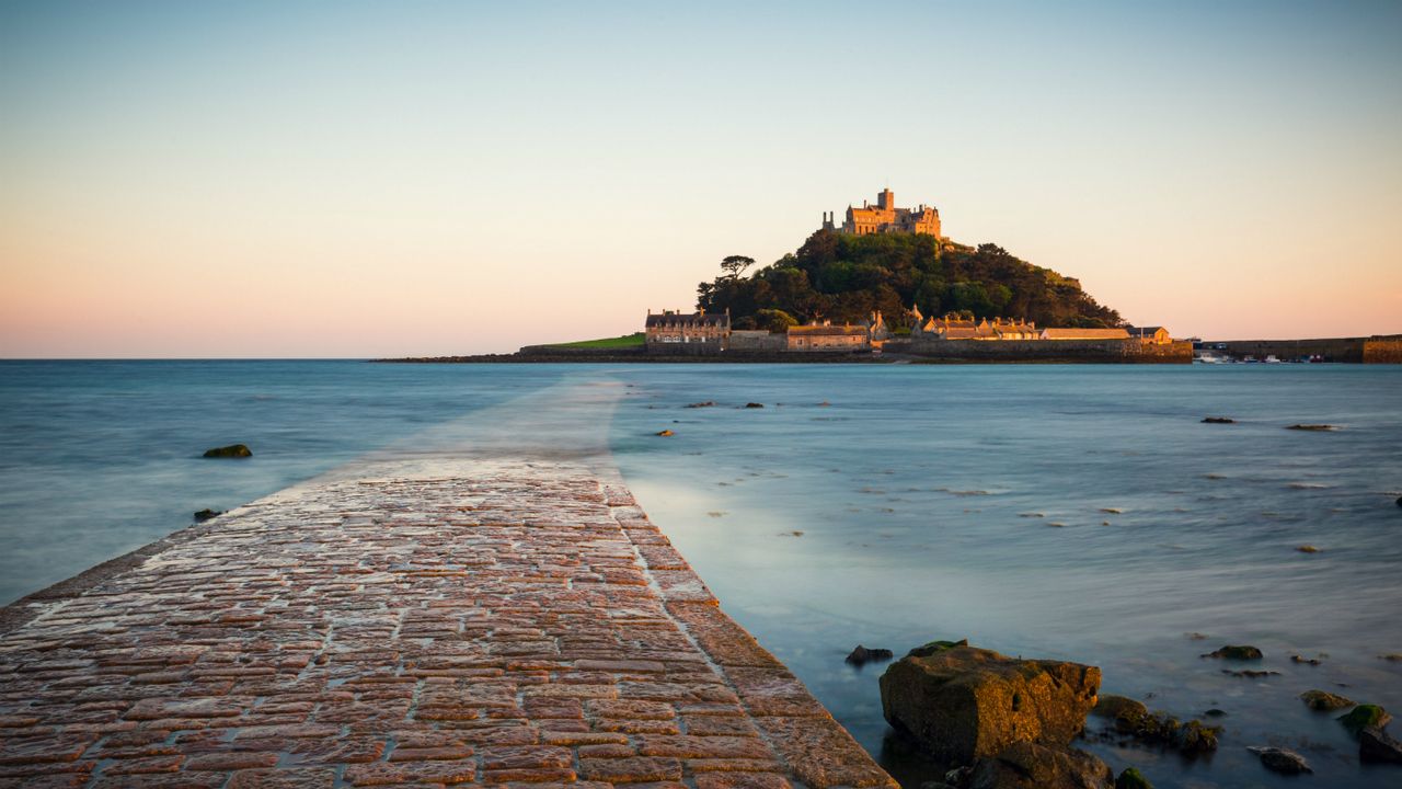 st_michaels_mount_dawn_shot_with_causeway.jpg