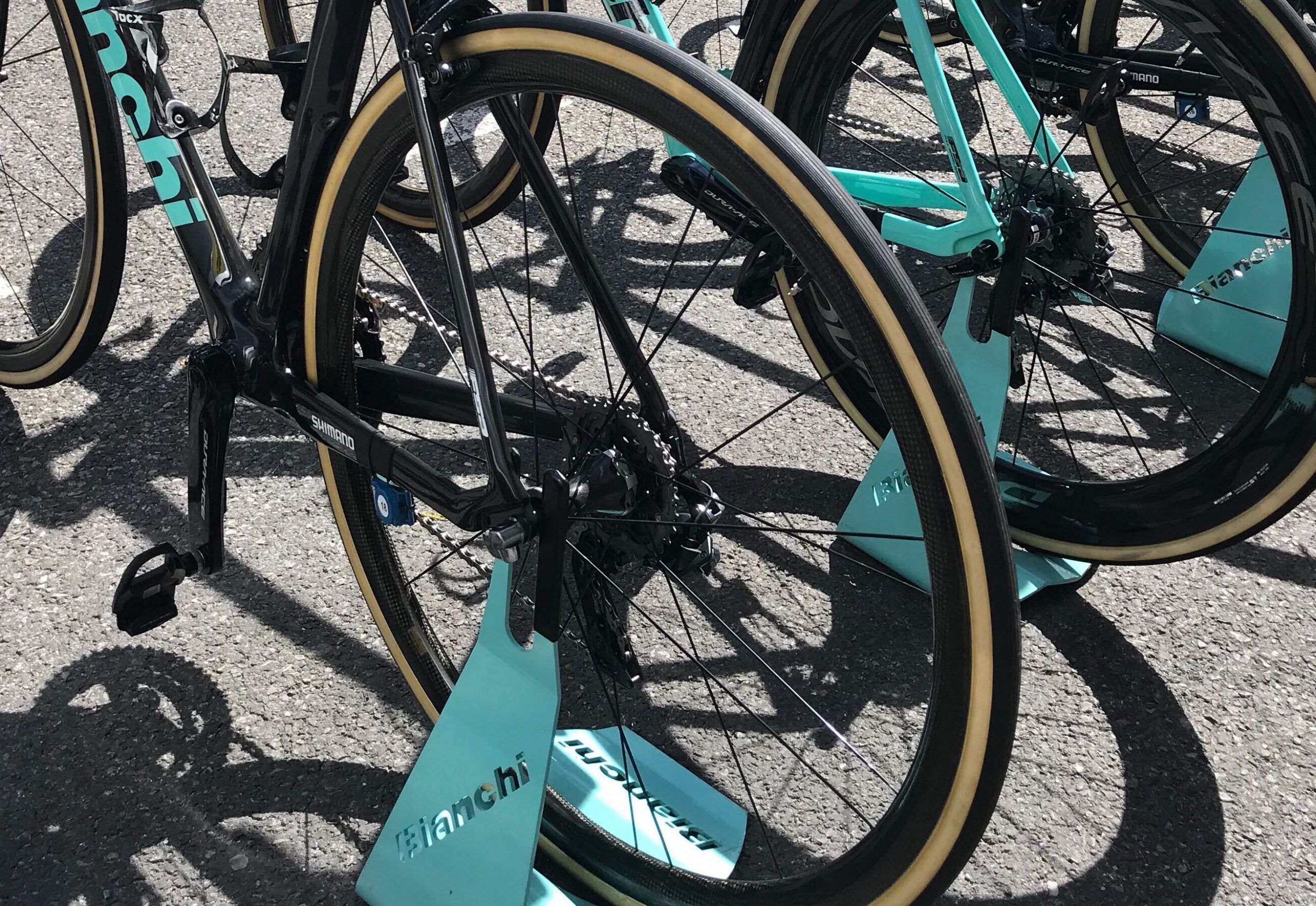 Jumbo-Visma unbranded wheels