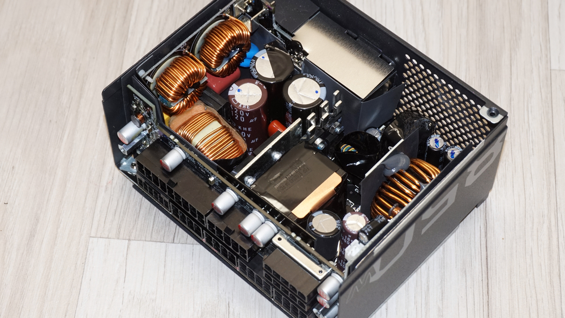 Acer Predator GX850 SFX