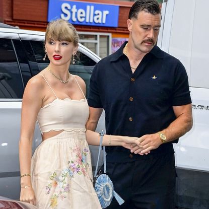 Taylor Swift walks into Electric Lady Studios in New York City with boyfriend Travis Kelce