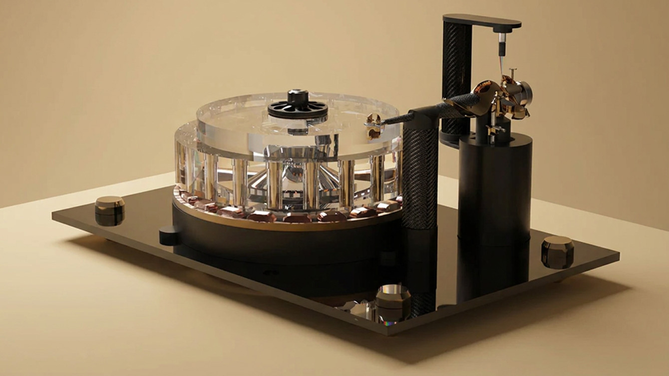 Wilson Benesch Greenwich turntable on a gold background