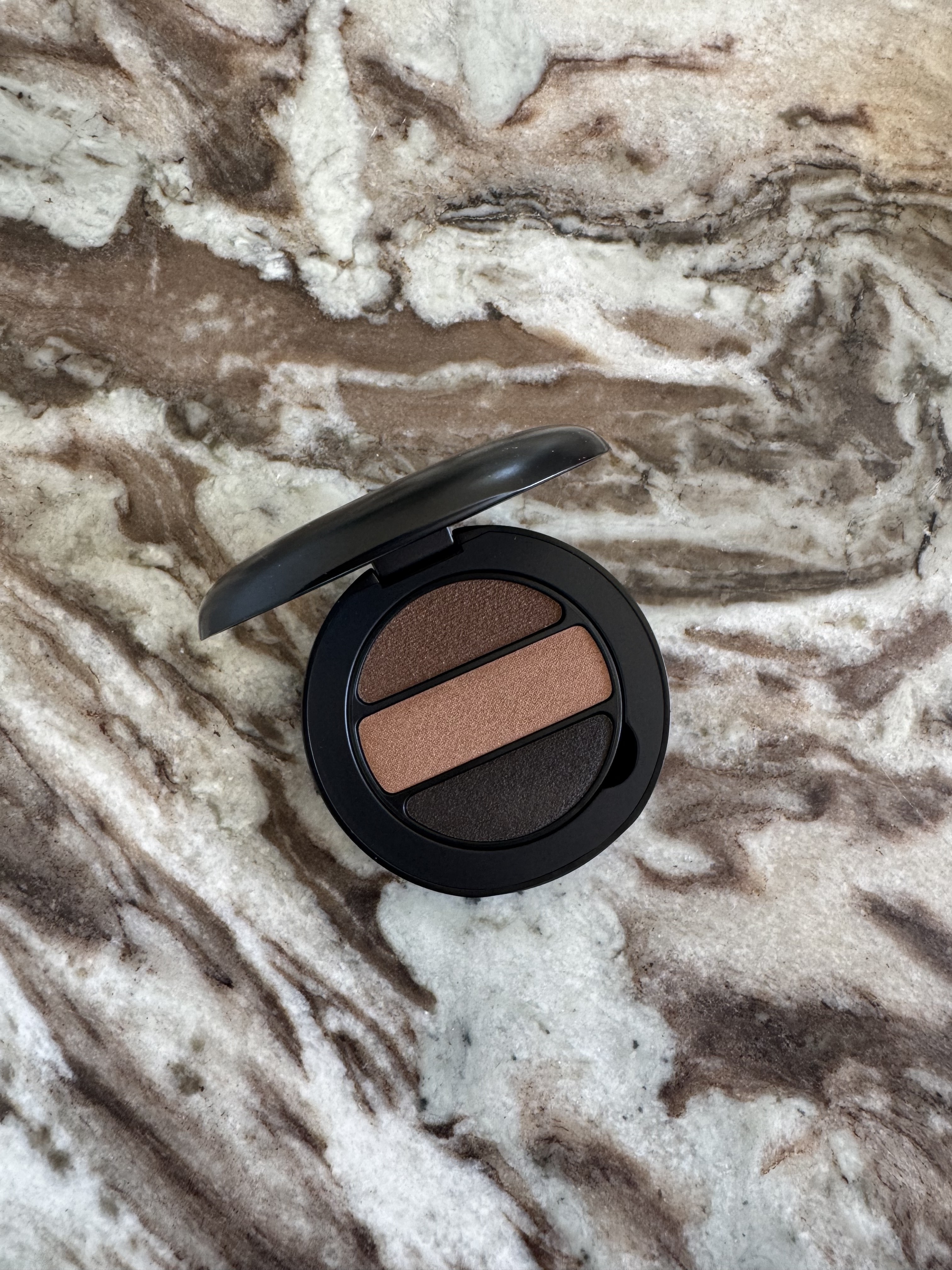 Fara Homidi eyeshadow
