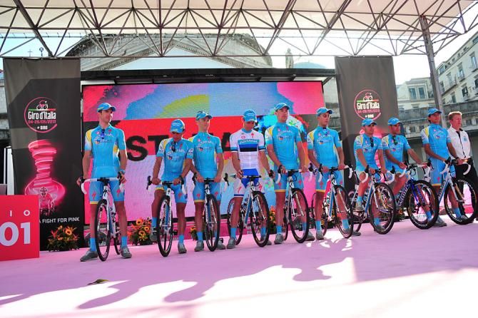 The Astana team gets lined up