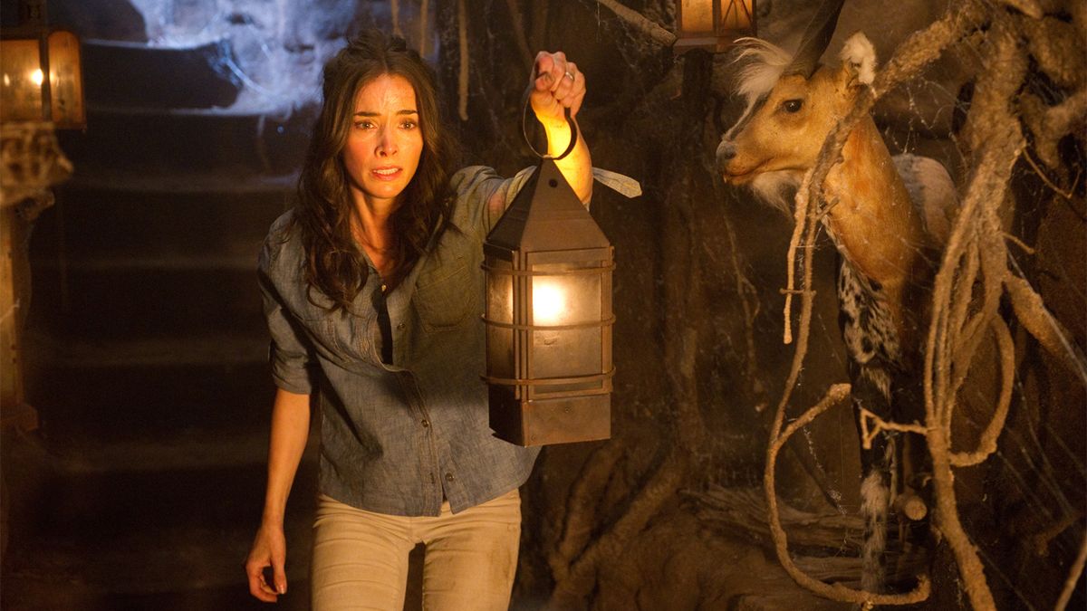 Abigail Spencer in The Haunting in Connecticut 2: Ghosts of Georgia 