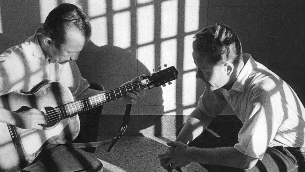 Guitar prison