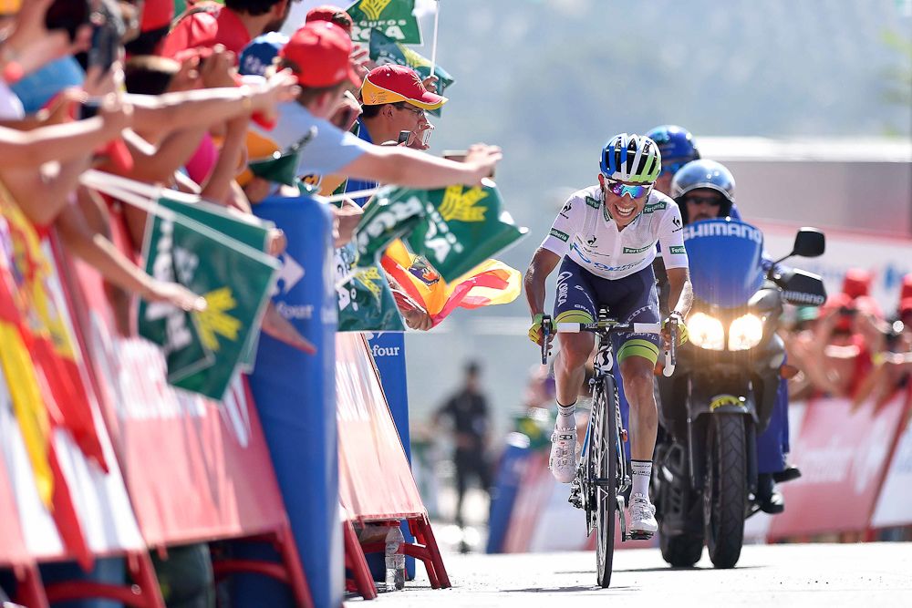Estaban Chaves makes his way to the stage 6 win.
