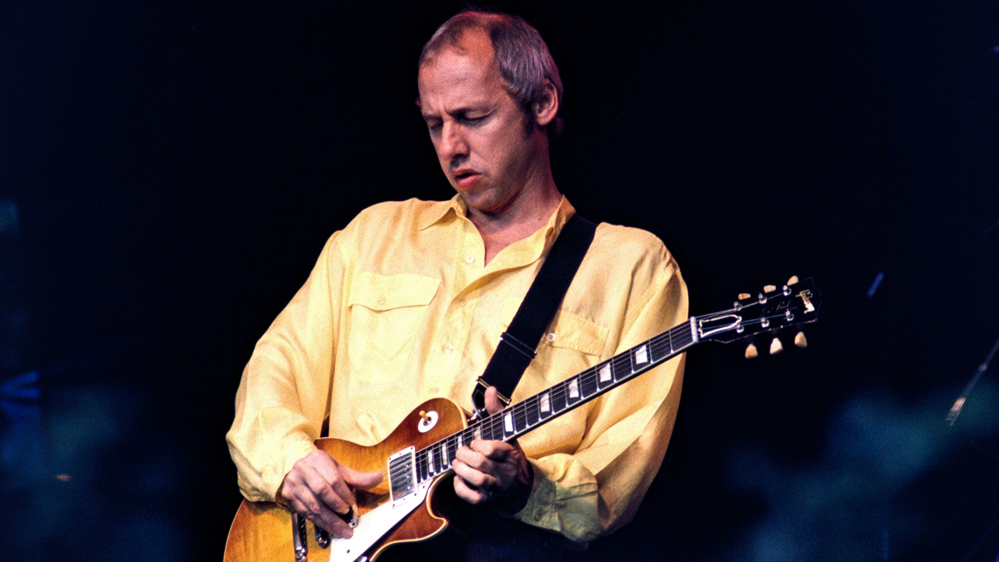 June 8th, 1996, Hamburg, Mark Knopfler live and Open Air on the Golden Heart Europe Tour in Hamburg's Stadtpark with a Gibson Les Paul.