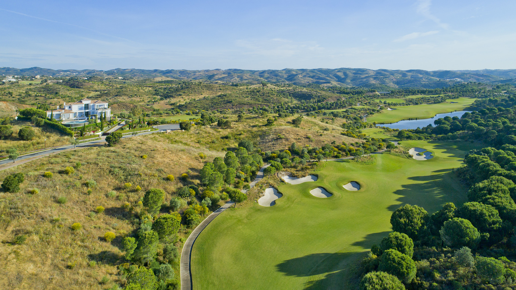 An aerial shot of the 1st hole at Monte Rei