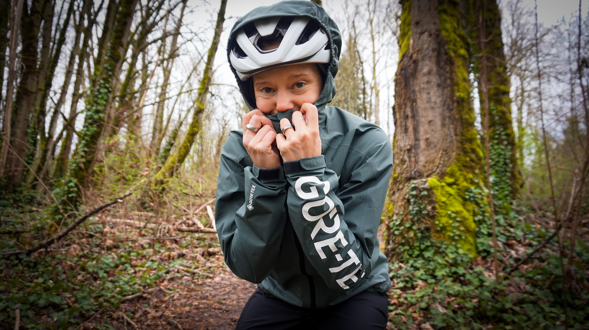 Gorewear Endure GORE-TEX LE1 Tonal Logo Jacket 