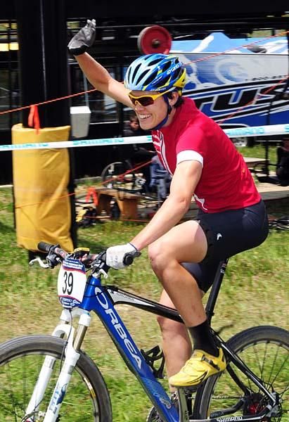 Georgia Gould (Luna Women's MTB) wins the short track national championship.