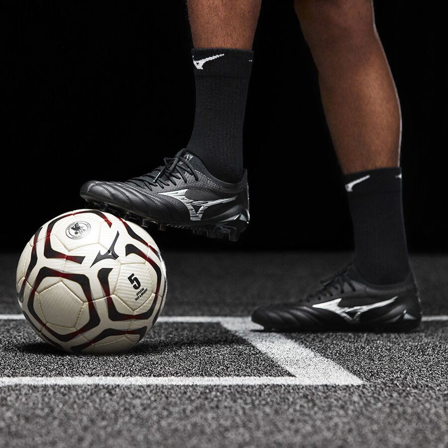 Mizuno Morelia Neo IV Beta