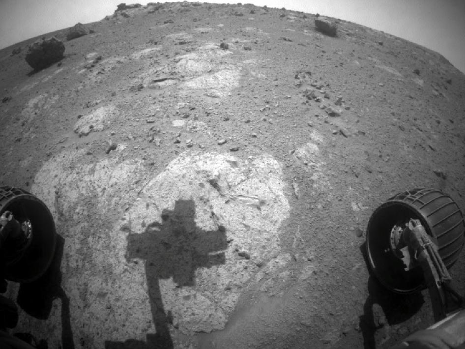 NASA Rover Finds Rare Mars Rock With Clues of Ancient Water | Space