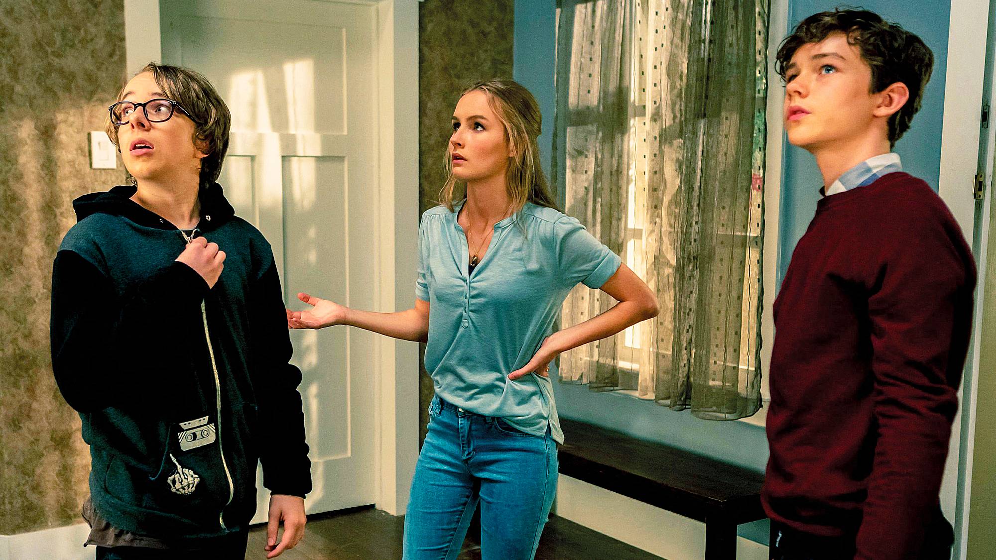 Ed Oxenbould, Olivia DeJonge and Levi Miller in "Better Watch Out" movie (2016)