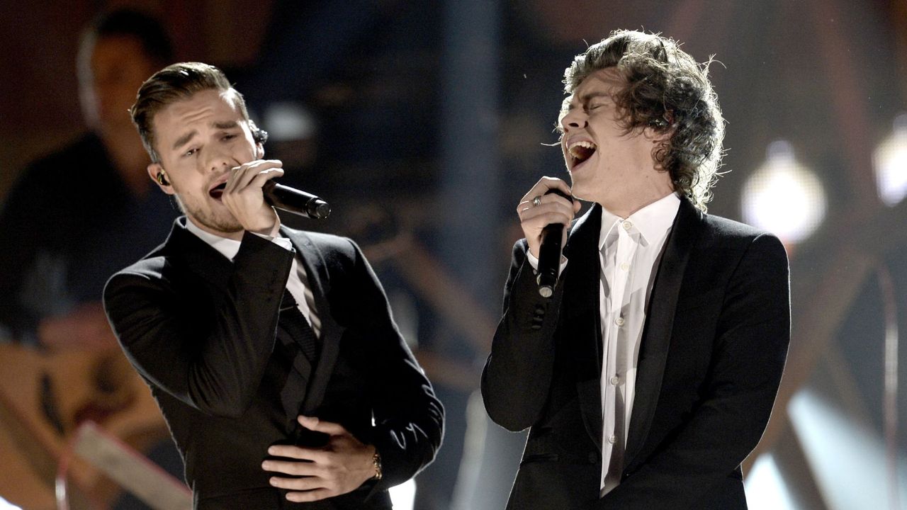 Liam Payne and Harry Styles perform on stage at the 2013 American Music Awards