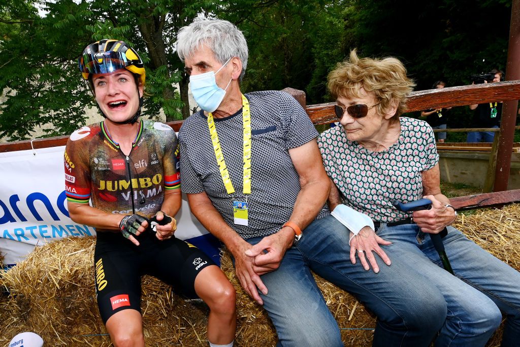 Marianne Vos savours her victory with her family