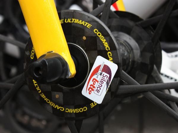 This small decal makes it easier for the team to recover its wheels at the end of stage from the Mavic neutral support crew.