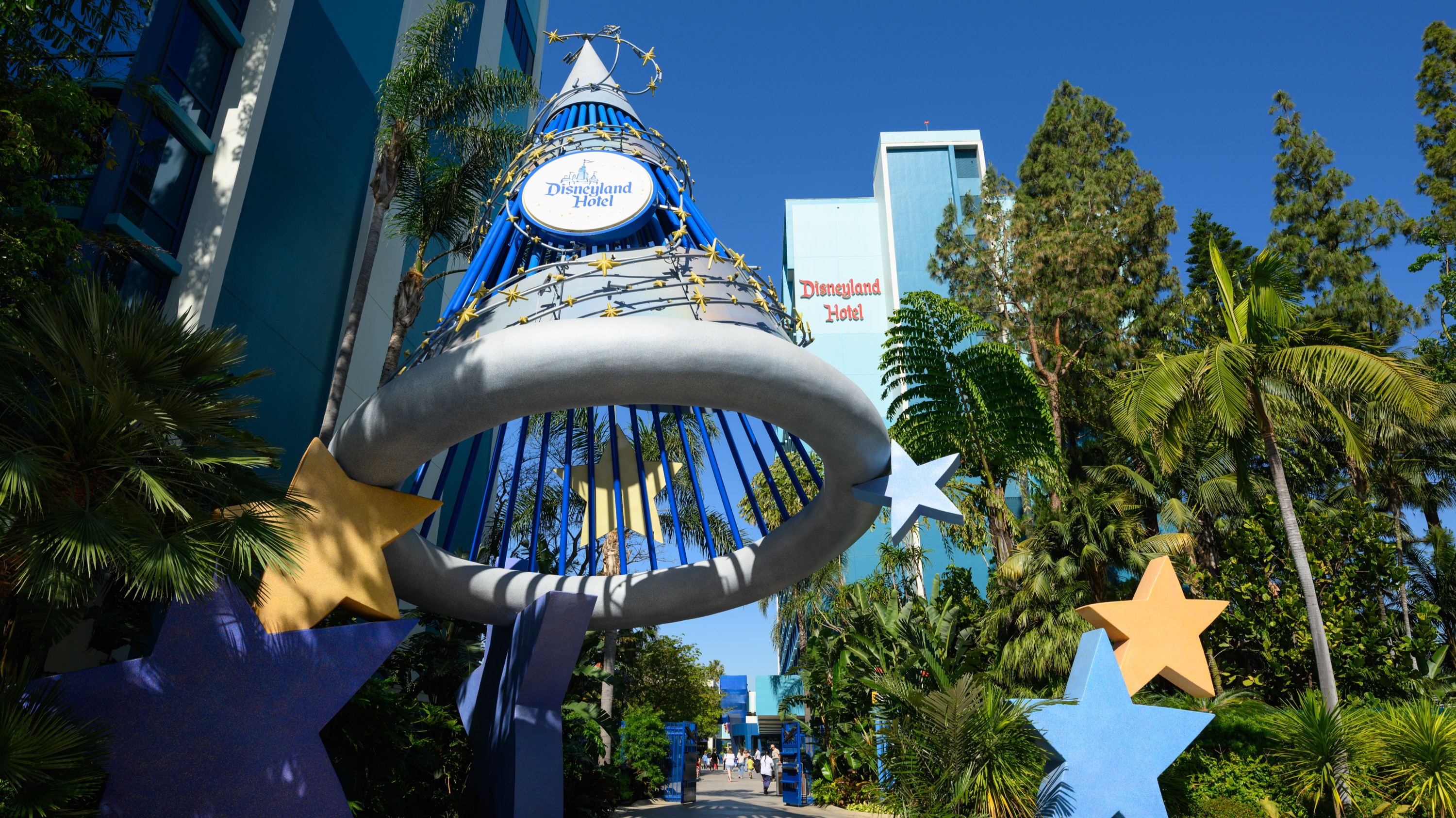 Disneyland Hotel entrance from Downtown Disney