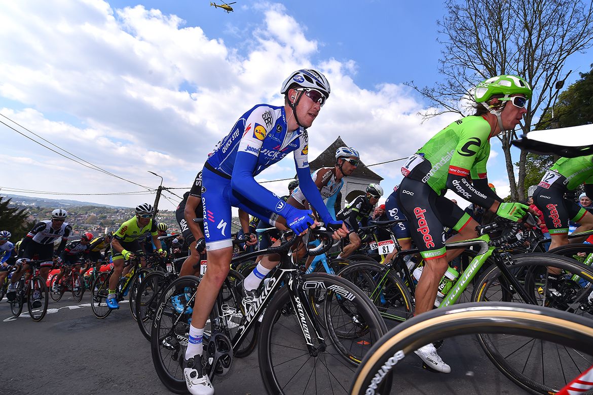 Laurens De Plus in the peloton at La Fl&egrave;che Wallonne