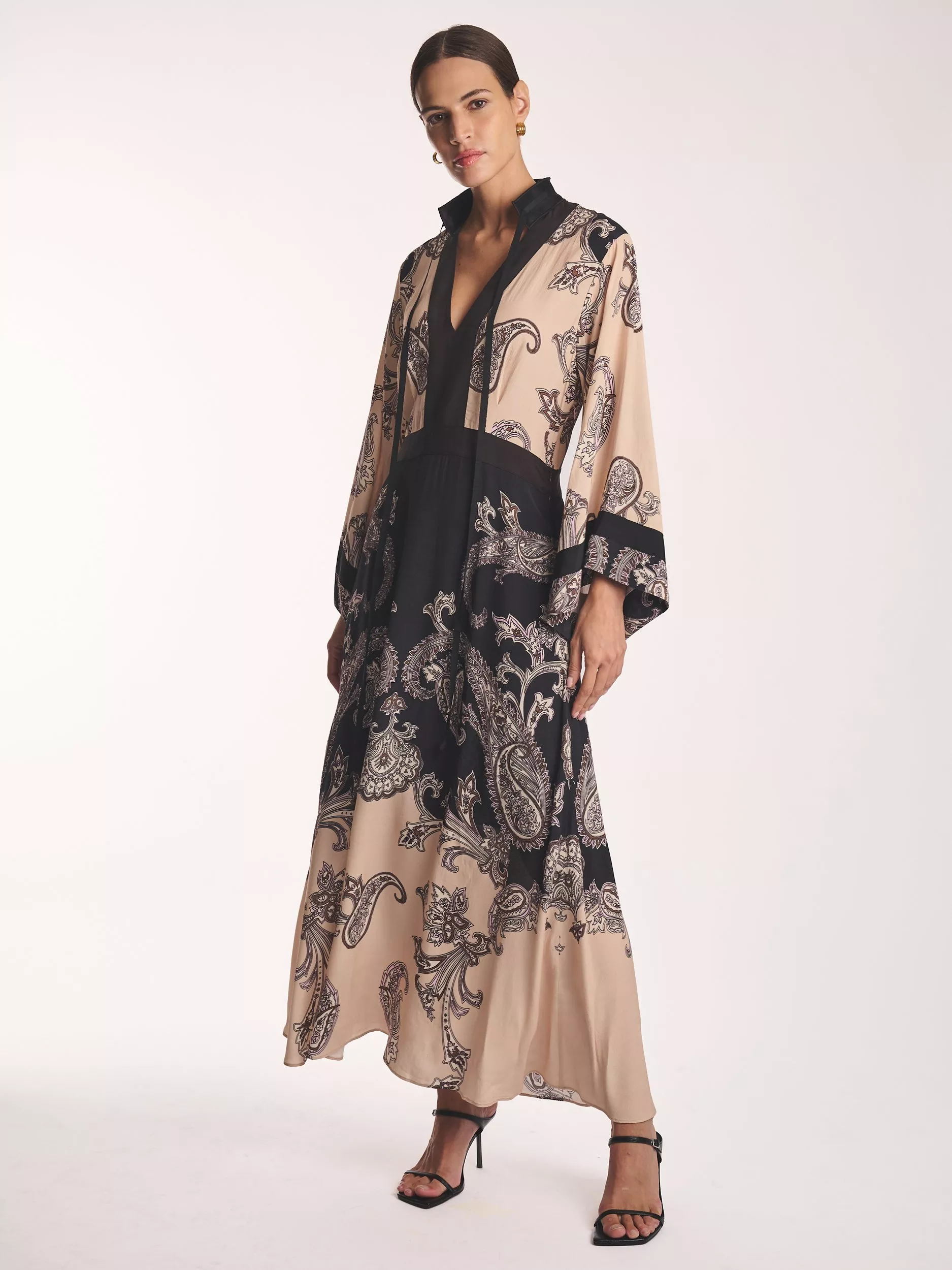 Amanda Wakeley Paisley Print V-Neck Maxi Dress, Beige/black