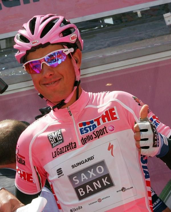 Heeeeey! Richie Porte (Saxo Bank) gives a quick impression of The Fonz at the start