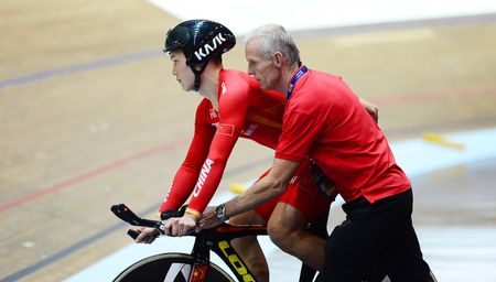 Shane Sutton makes his return to cycling with China