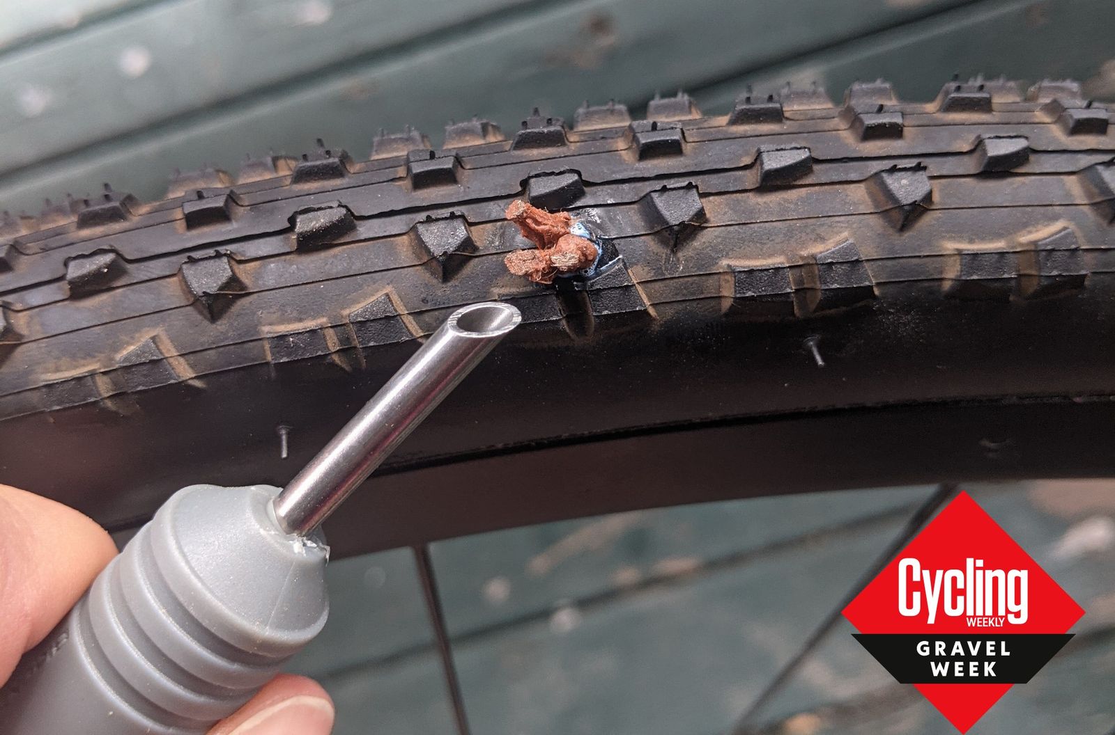 repair puncture tubeless road bike tyre