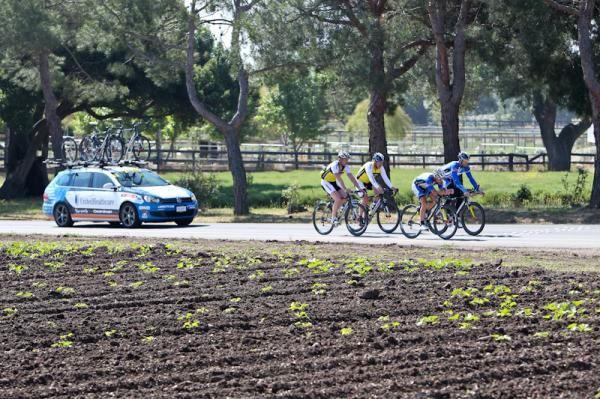 The UnitedHealthcare team rides with Chris Boardman in Solvang.