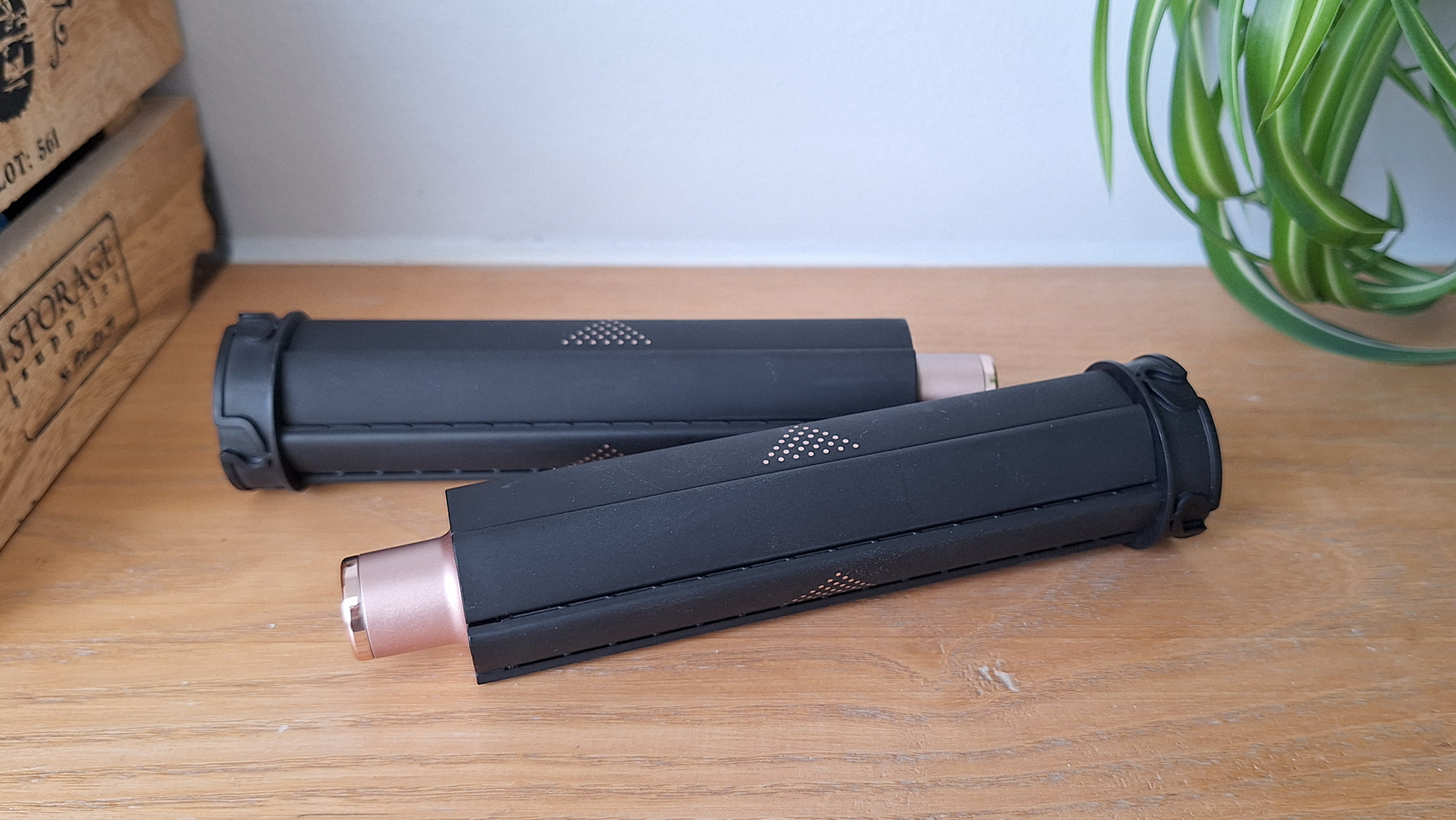 Shark FlexStyle auto-wrap curl barrels