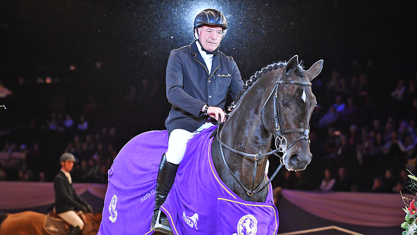 ARGENTO ridden by John Whitaker in Class 13 during the Horse of the Year Show at the NEC near Birmingham, UK between 4th - 8th October 2017 Horse of the Year Show 06 10 2017