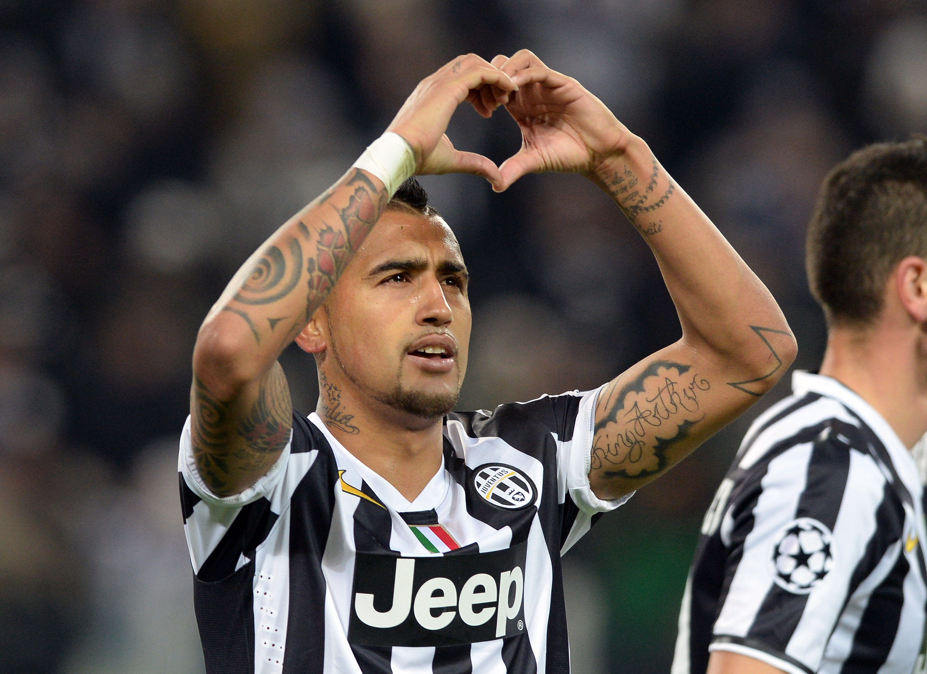 Vidal signs new Juventus contract until 2017 | FourFourTwo