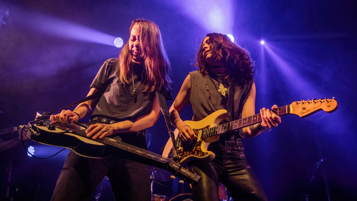 Megan and Rebecca Lovell of Larkin Poe