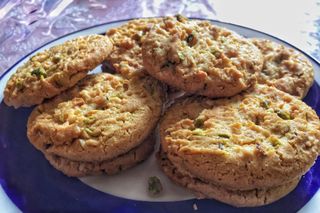 Pistachio and white chocolate cookies