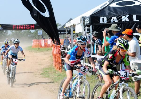 Willow Koerber (Subaru/Gary Fisher) leads at the end of the start loop.