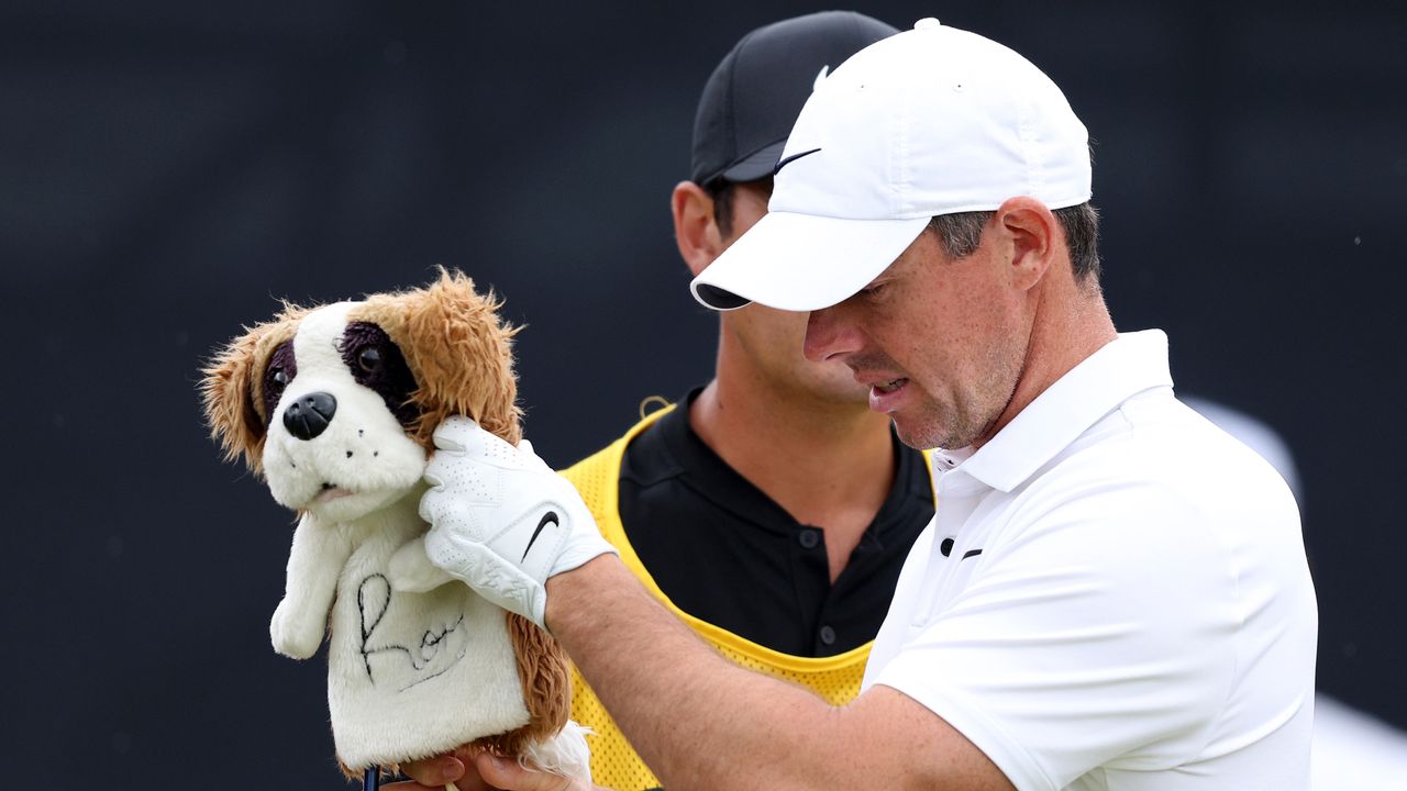 Photo of Rory Mcilroy with his dog headcover