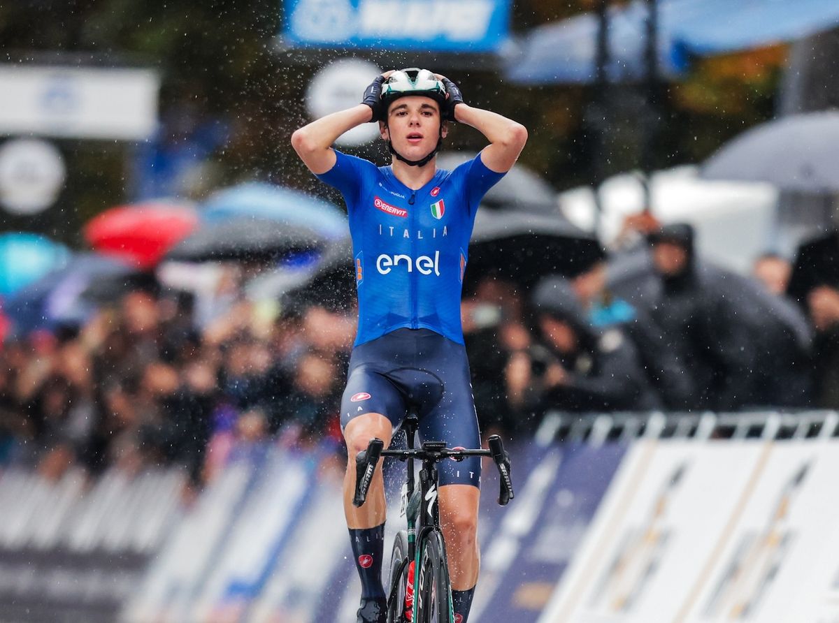 Picture by Ed Sykes/SWpix.com - 26/09/2024 - 2024 UCI Road and Para-cycling Road World Championships, Zurich, Switzerland - Men Junior Road Race - Lorenzo Mark Finn (Italy) wins the 2024 Men Junior Road Race World Championship