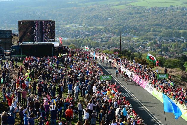 dual leg kickstand for bicycle