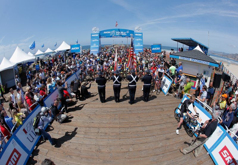 The peloton ready to go in Pismo Beach