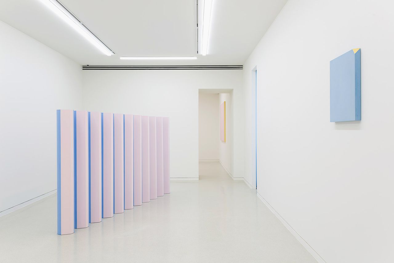 Installation view of Ettore Spalletti’s ‘Ombre d’azur, transparence’ at Nouveau Musée National de Monaco – Villa Paloma