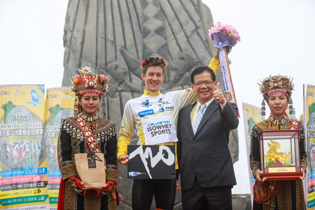 Robbie Hucker poses in the yellow jersey